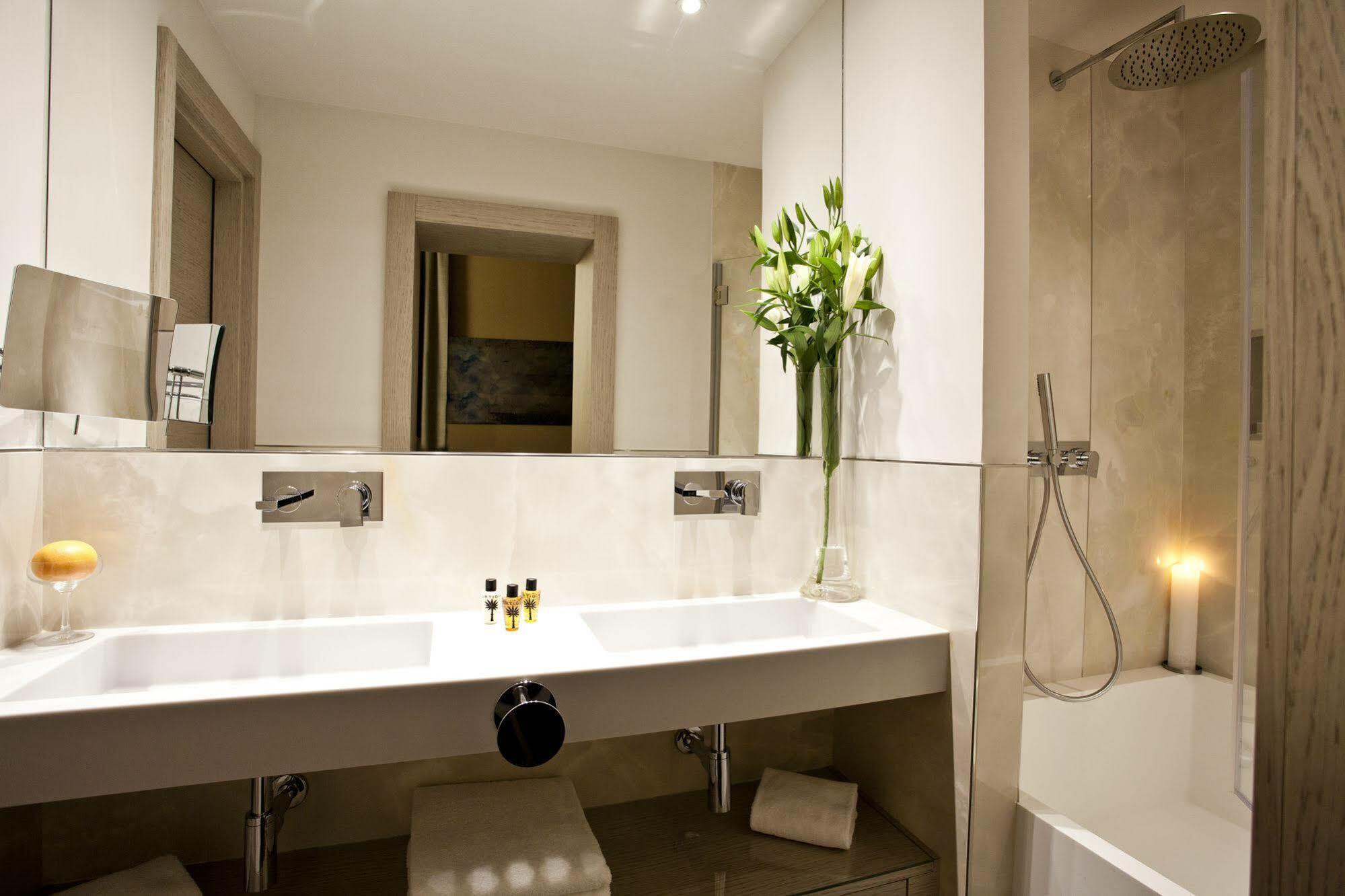 กอร์โซ 12 - โรมา Bed & Breakfast ภายนอก รูปภาพ