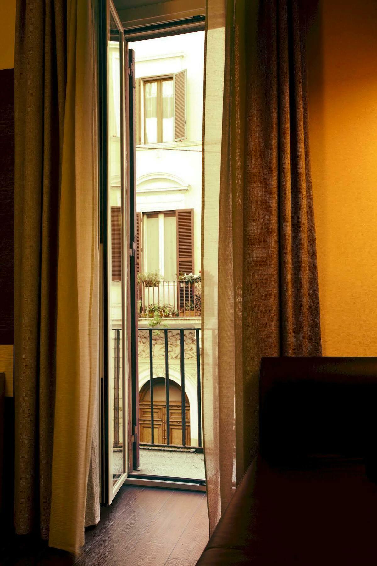 กอร์โซ 12 - โรมา Bed & Breakfast ภายนอก รูปภาพ