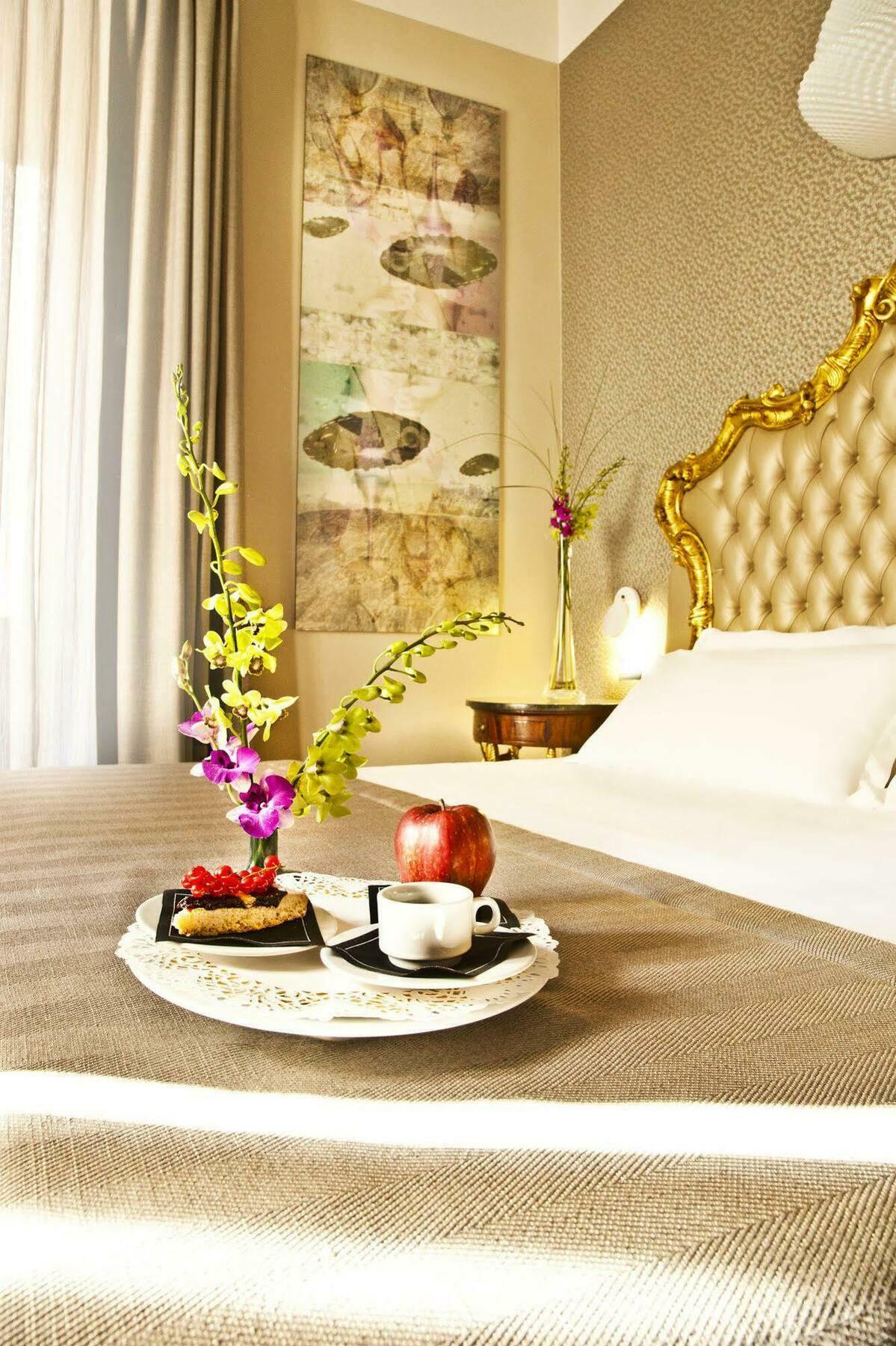 กอร์โซ 12 - โรมา Bed & Breakfast ภายนอก รูปภาพ
