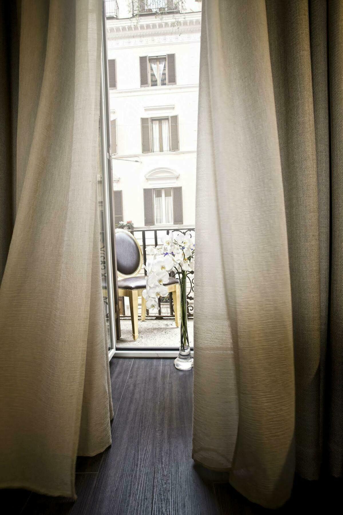 กอร์โซ 12 - โรมา Bed & Breakfast ภายนอก รูปภาพ